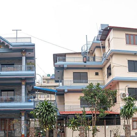 Hotel Middle Point Pvt Ltd Pokhara Exterior foto